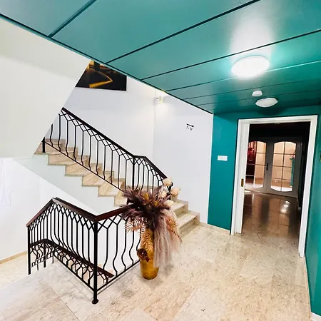 Modern 4 Private Kitchenette And Bathroom