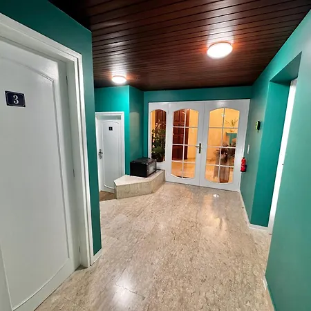 Modern 4 Private Kitchenette And Bathroom Apartament Limassol