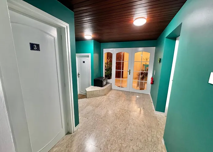 Modern 4 Private Kitchenette And Bathroom Daire Limasol