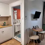 Modern 4 Private Kitchenette And Bathroom * Lemesos