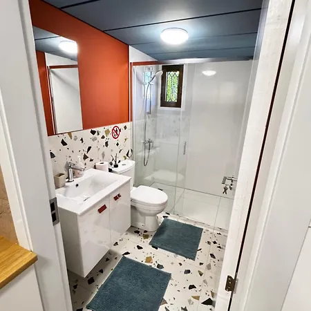 Daire Modern 4 Private Kitchenette And Bathroom *
