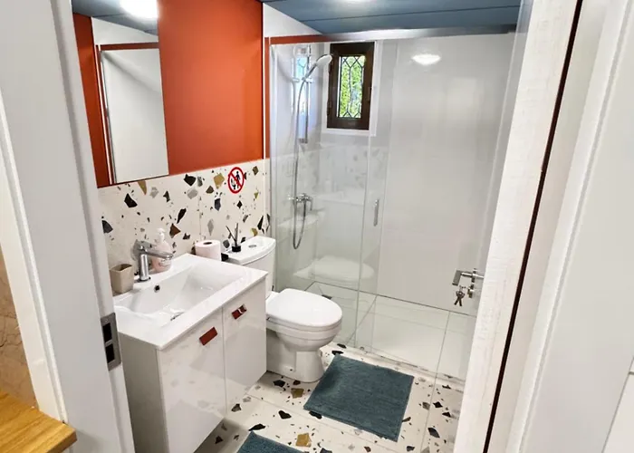 Lejlighed Modern 4 Private Kitchenette And Bathroom *